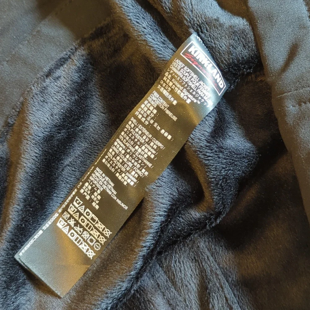 Kirkland Ladies Soft Shell Black Hooded Jacket Size XXL So Soft Inside Like New - Picture 6 of 7